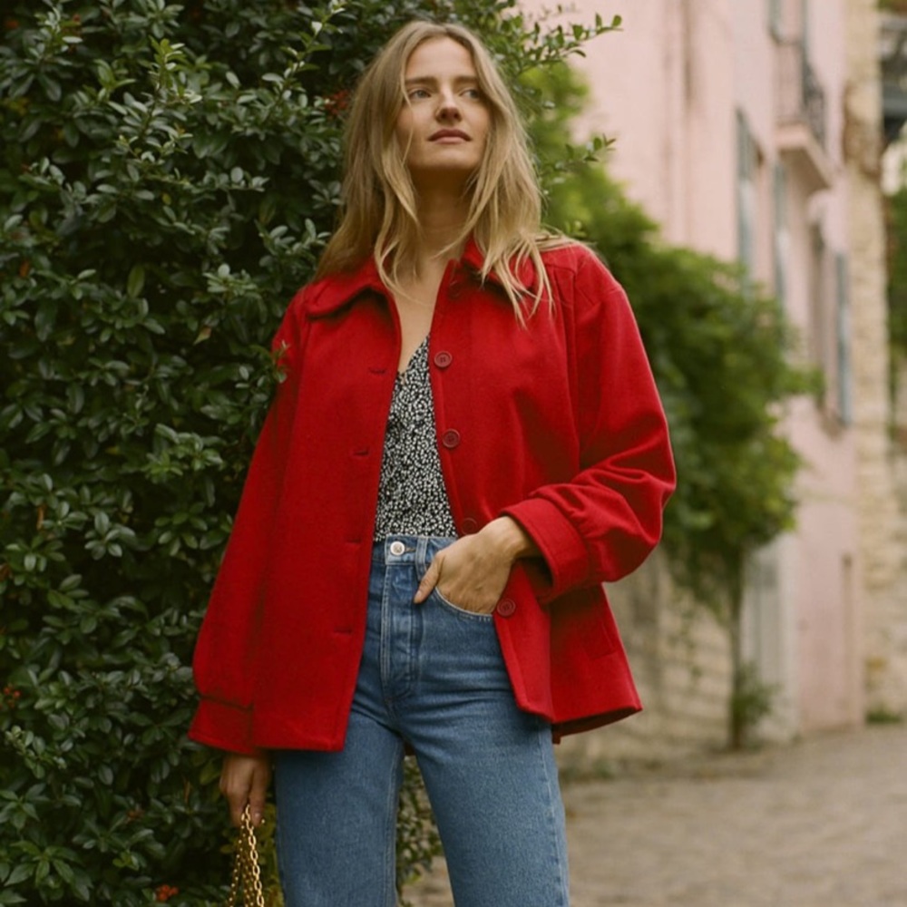 ISO Rouje John coat in red (size 34 or 36)!!!